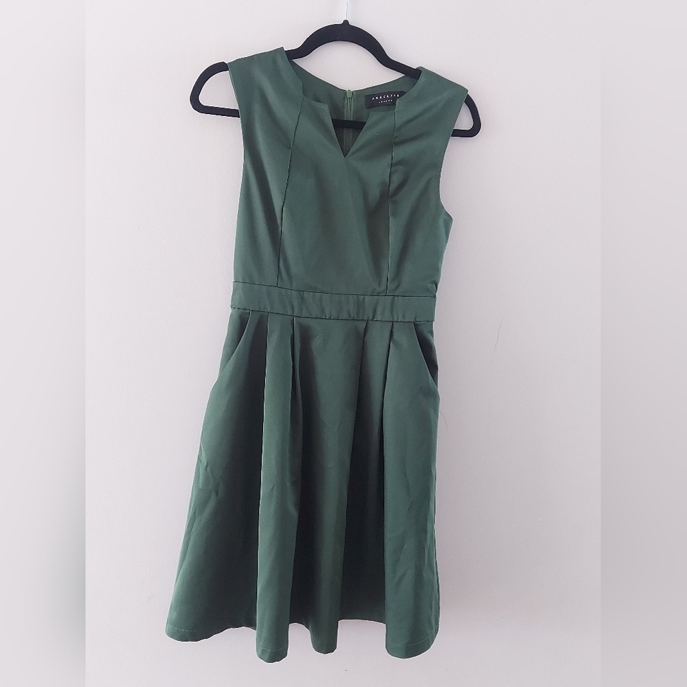 ELEGENT green formal dress size 4, Angeleye London